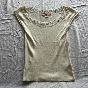 mac & jac Cream Short Sleeve Top with Lace Detail